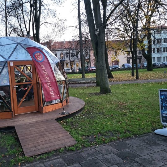 Vilniaus pilių kupolas iš lauko.