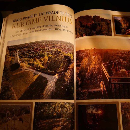"Išteku" žurnalo straipsnis, kviečiantis vestuvininkus atšvęsti savo šventę Vilniaus pilyse.