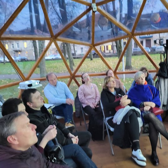 Archeologas Gytis pasakoja apie sukilėlių kapus Vilniaus pilių kupole.