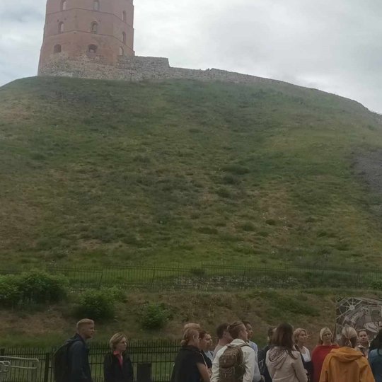 Šiandieninis Gedimino pilies kalno ir jo prieigų žemėlapis pasiekiamas Pilių parke, prie Bonos Sforcos kiemelio.