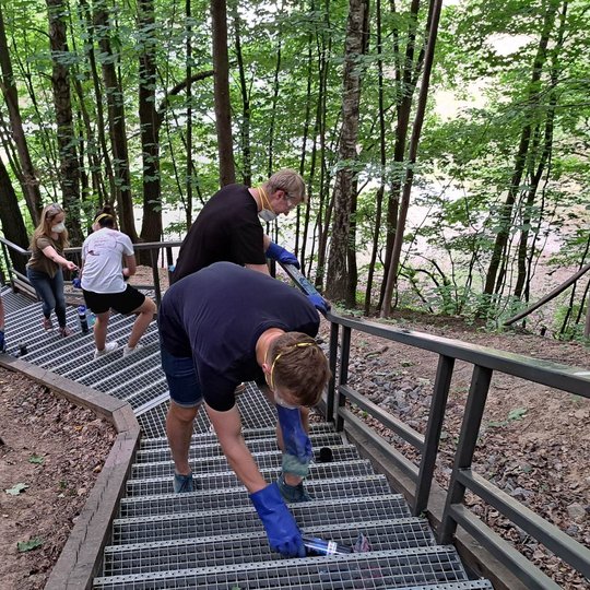 Nebuvo praleisti ir laiptų turėklai - čia tagerių piešinių buvo ypatingai daug.