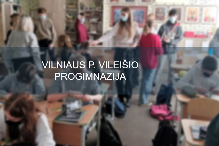 Aštuntokai klasėje. Nuotraukos priekyje baltas užrašas "Vilniaus P. Viliešio progimnazija".