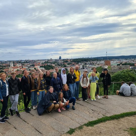 Vilniaus senamiesčio panorama - vertas pamatyti vaizdas. Programos dalyviai jį pamatė ant Trijų kryžių kalno.