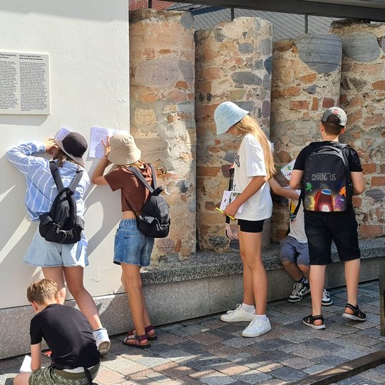 Kernai, esantys prie Valdovų rūmų, padėjo užbaigti užduotėles, sprendžiant pirmojo mūro klausimą.