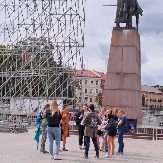 Po darbų visi išsiruošė į ekskursiją.