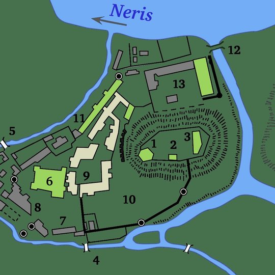 Vilniaus Aukštutinės ir Žemutinės pilių planas su alink pilį tekančiomis upėmis.