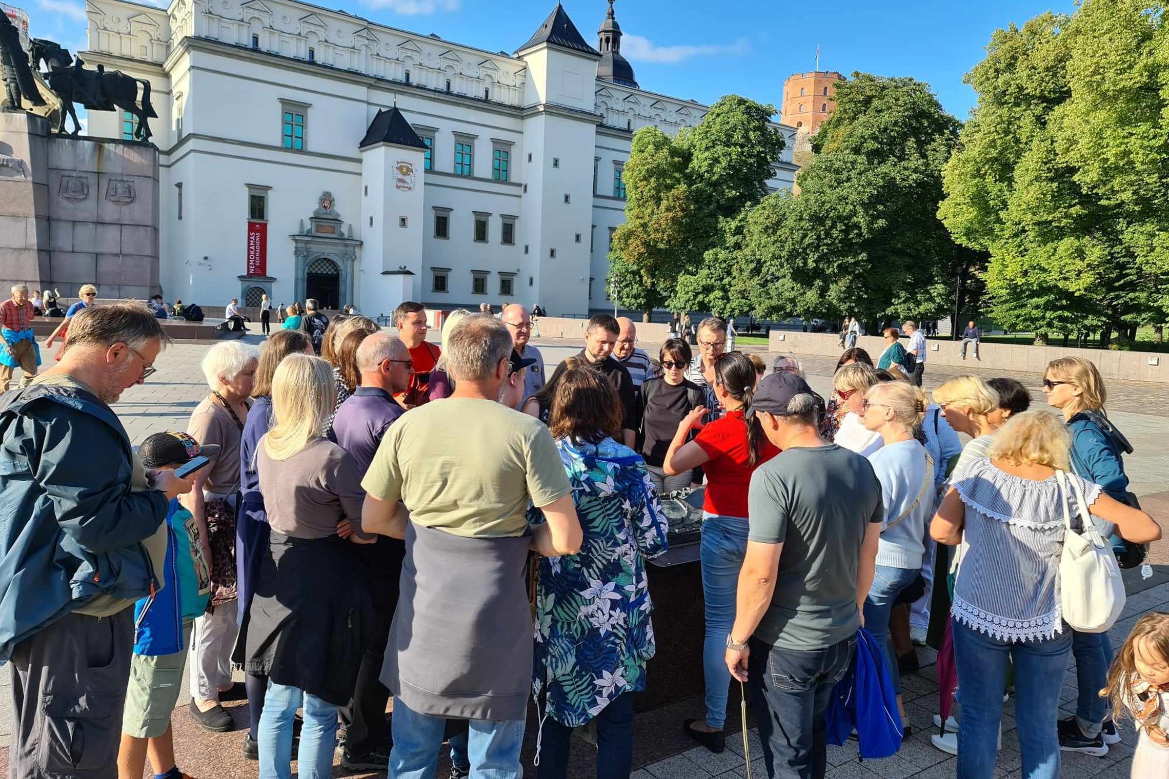 Ekskursija pradėta nuo Vilniaus miesto pilių maketo. Ne viskas šiandien atrodo taip pat, kaip anksčiau.