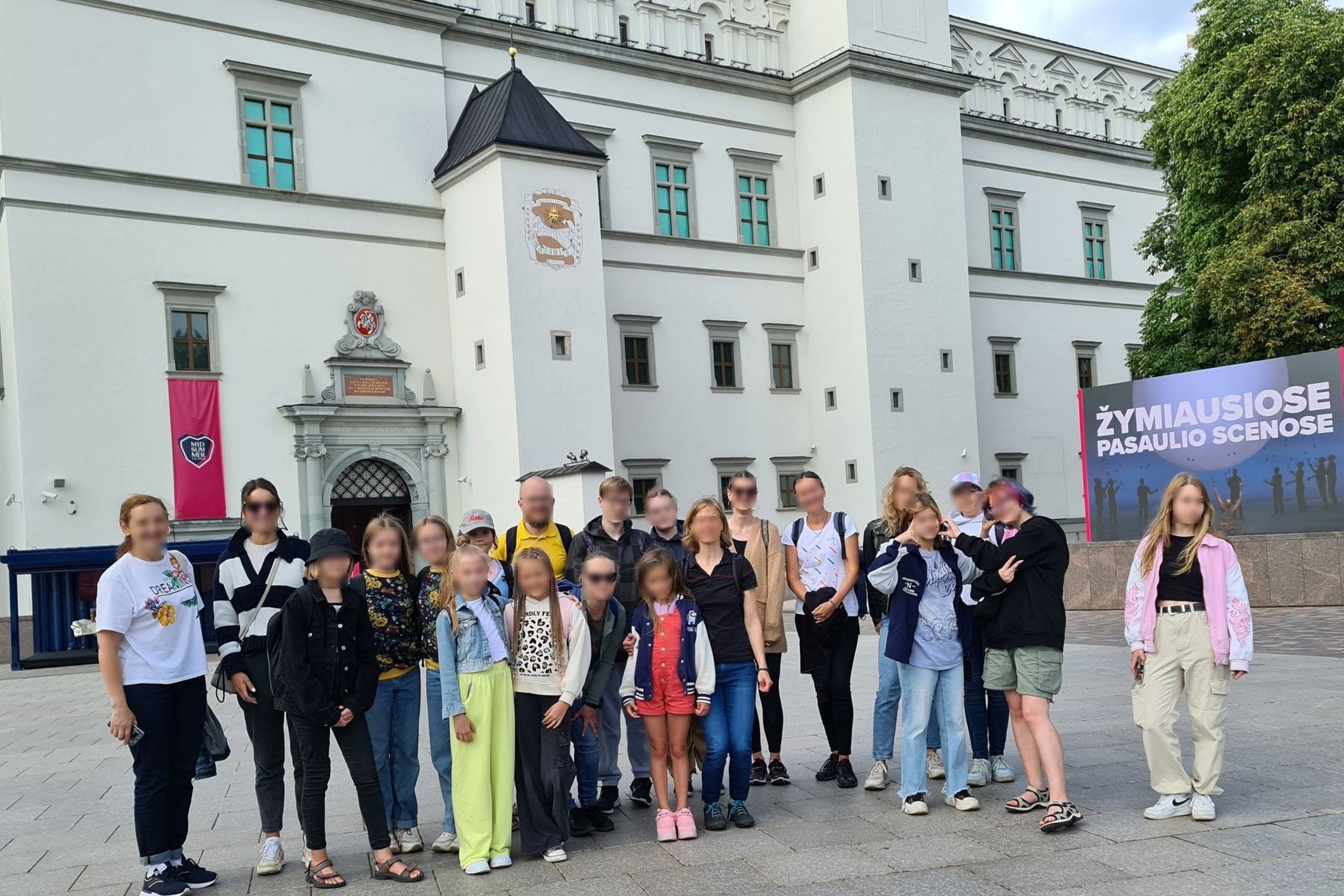 Big Brothers Big Sisters prie Valdovų rūmų, Katedros aikštėje.