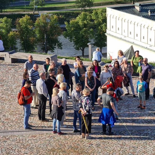 Gausi grupė užkopė į patį Gedimino pilies kalną - o kažkada žmonės kopdavo kasdien.