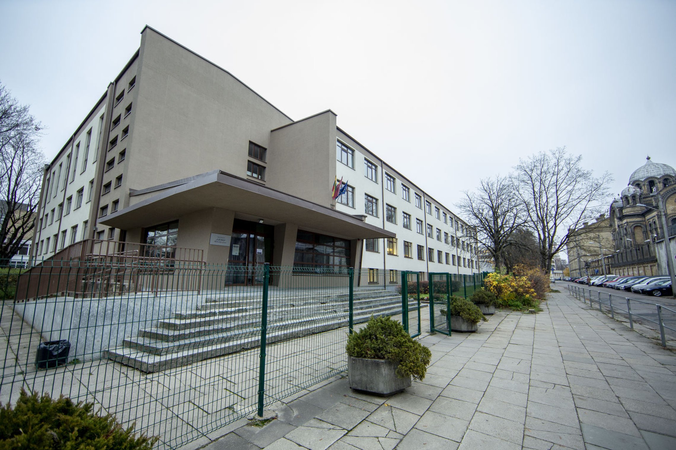 Vilniaus kunigaikščio Gedimino progimnazija iš lauko.