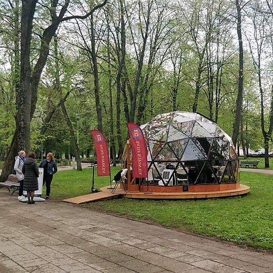 Vilniaus pilių kupolas iš lauko.