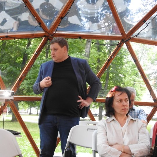 Dr., istorikas Tomas Čelkis Vilniaus pilių kupole.