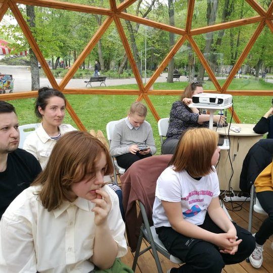 Vilniaus pilių kupole vyksta paskaita.