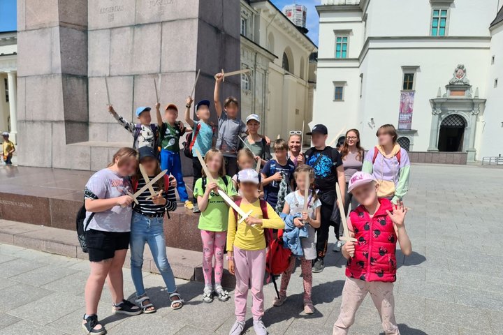 Šeškinės vaikų dienos centro ekskursantai pasiruošę tiek žygiui, tiek žinioms.