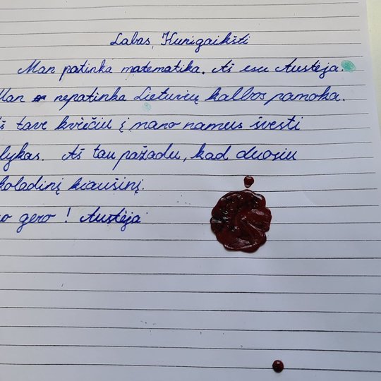 Vaiko laiškelis Gediminui, antspauduotas vaško antspaudu.