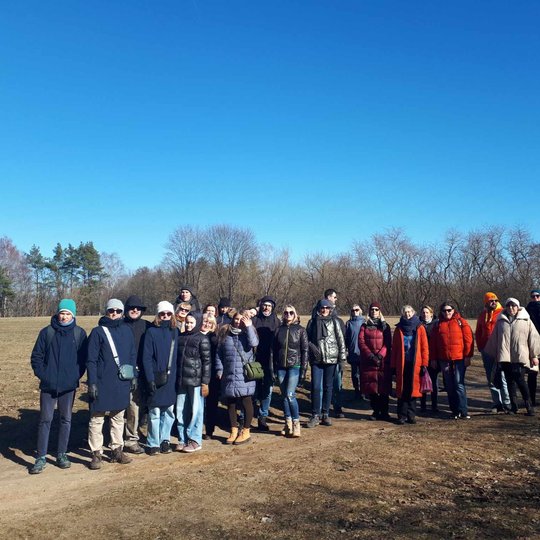 Ekskursijos dalyvių grupė ant Stalo kalno.