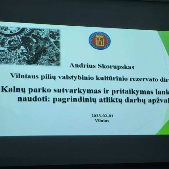 Direkcijos patarėjas Andrius Skorupsko pranešimo primoji skaidrė.