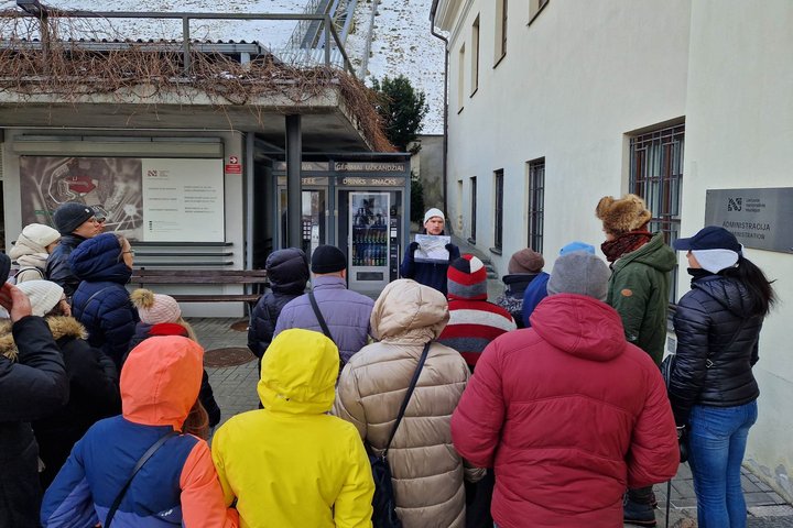 Gidas pasakoja apie medinę gyvenvietę rasta Gedimino kalno papėdėje. Kur dabar įrengtas funikulierius.
