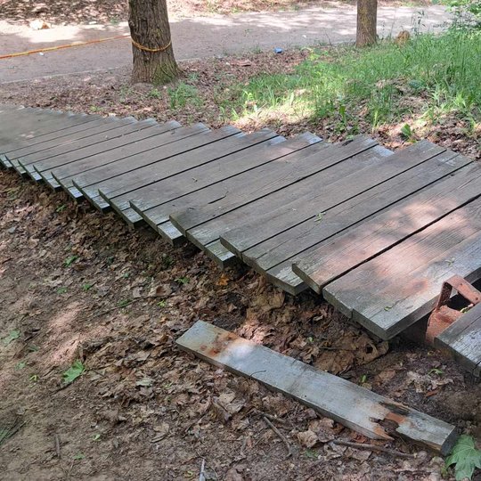 Išlūžusi Stalo kalno laiptų pakopa.