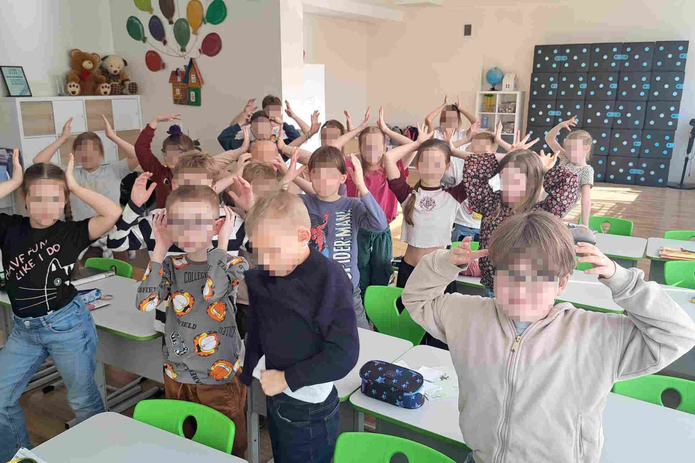Mokiniai VGTU inžinerijos licėjuje dalyvauja edukacijoje „Laisvės ir nepriklausomybės kelias“, kur analizuoja svarbius Lietuvos istorijos momentus,