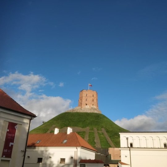SOSTINĖS DIENOS 2021. Vaizdas į Gedimino pilies kalną ir bokštą.