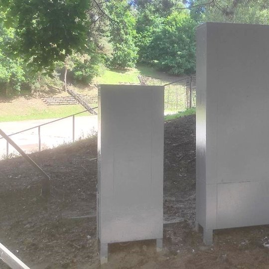 Tvarkomos elektros spintos ir kiti elektros įrenginiai Dainų slėnio estradoje. 