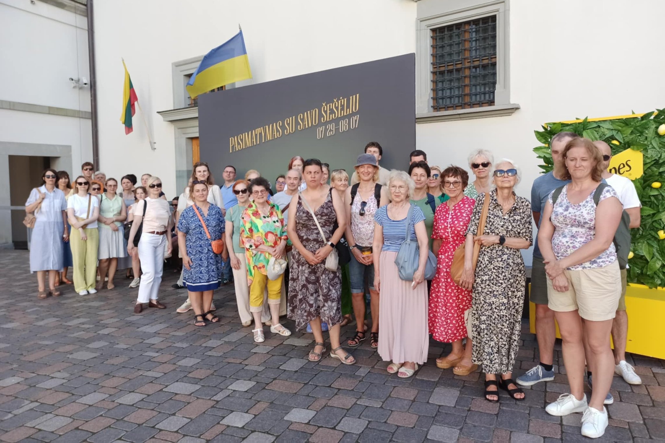 Nuotraukoje užfiksuota ekskursija „Tvanas Vilniaus pilyse“, kuri sulaukė didelio susidomėjimo – susirinko gausi dalyvių grupė.