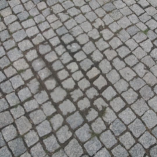 Užlopytas grindinys aplink Karaliaus Mindaugo paminklą.