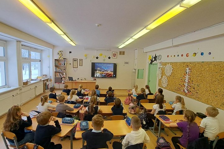 Nuotraukoje vaikai dalyvauja edukacijoje "Vilniaus gimtadienis ir Gediminas".