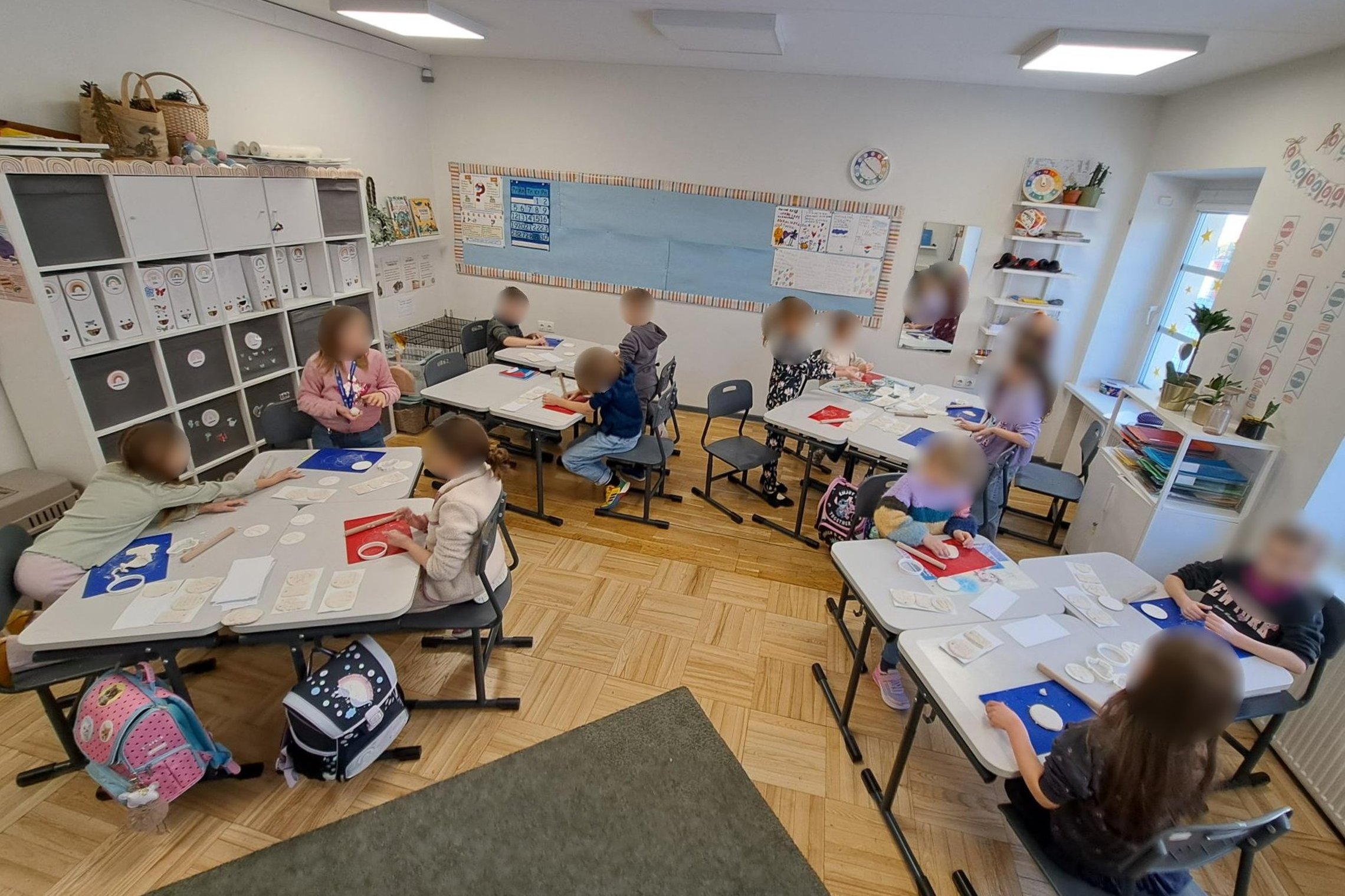 Nuotraukoje kūrybinis momentas iš edukacijos apie valstybės simbolius.