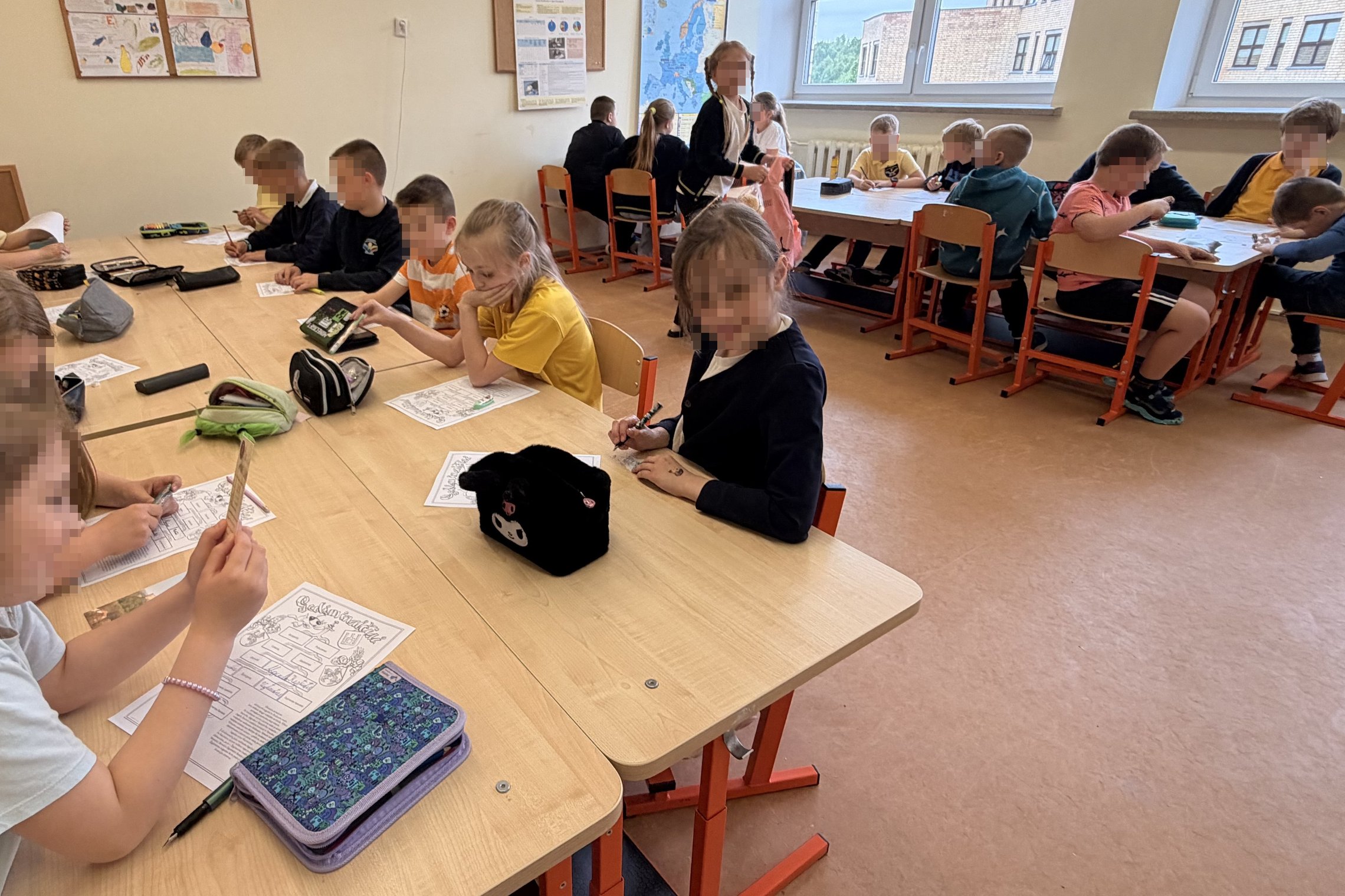 Mokiniai edukacijos metu susipažįsta su Lietuvos didžiaisiais kunigaikščiais, tyrinėja istorinius faktus, diskutuoja apie Vilniaus pradžią ir valdovų gyvenimą.