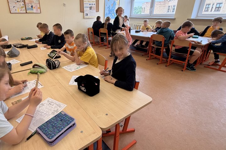 Mokiniai edukacijos metu susipažįsta su Lietuvos didžiaisiais kunigaikščiais, tyrinėja istorinius faktus, diskutuoja apie Vilniaus pradžią ir valdovų gyvenimą.