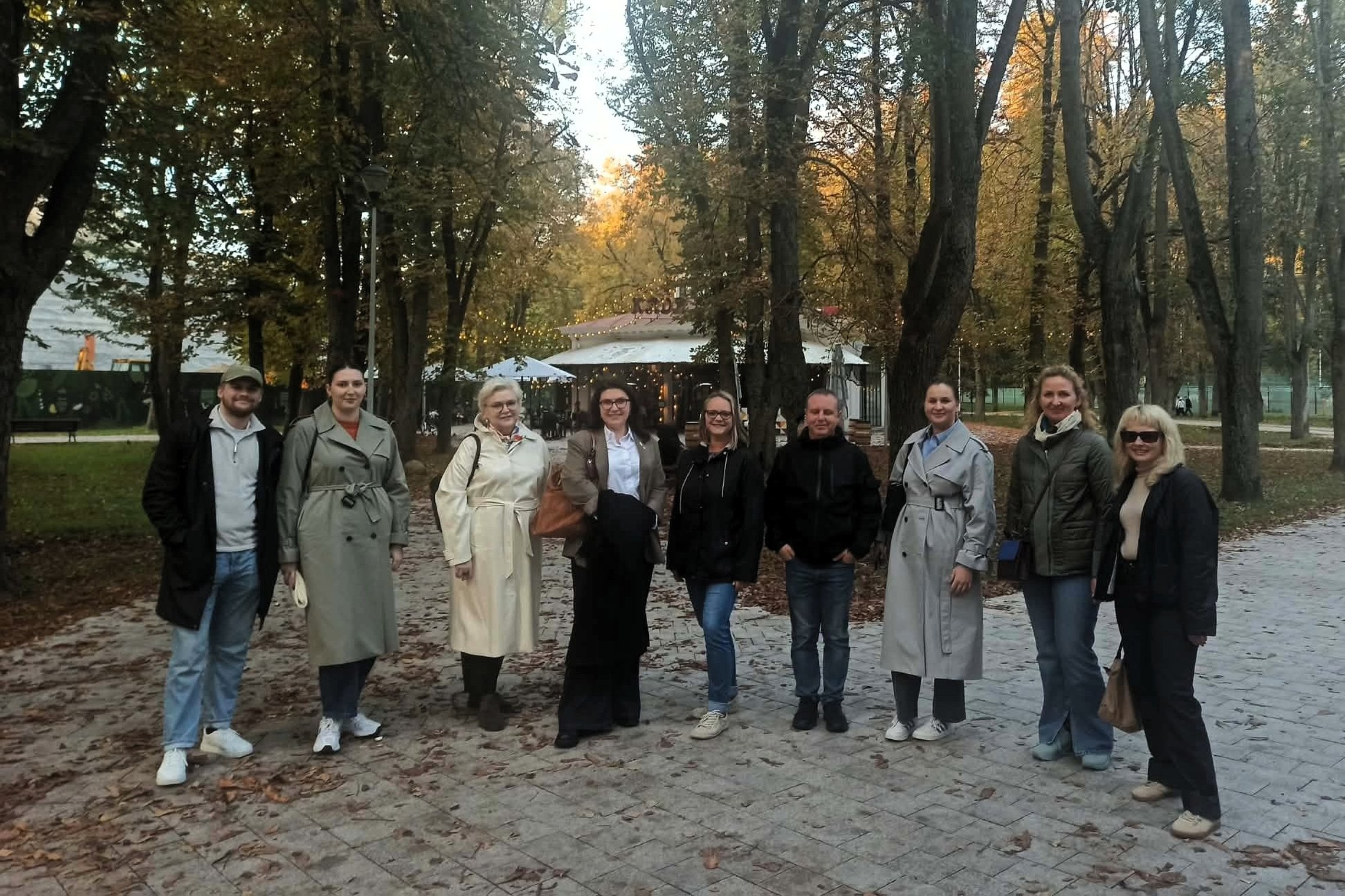 Žmonių grupė Vilniaus pilių teritorijoje, istorinių Sereikiškių – buvusio rajono šalia pilių – vietoje.